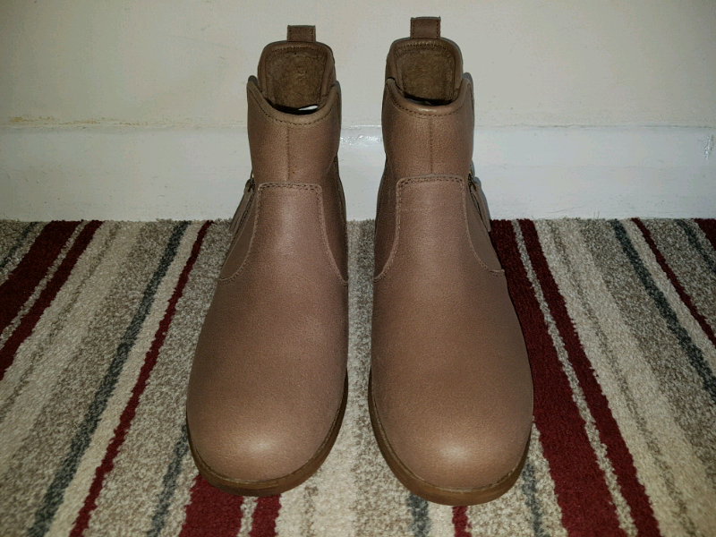 russell and bromley heathrow